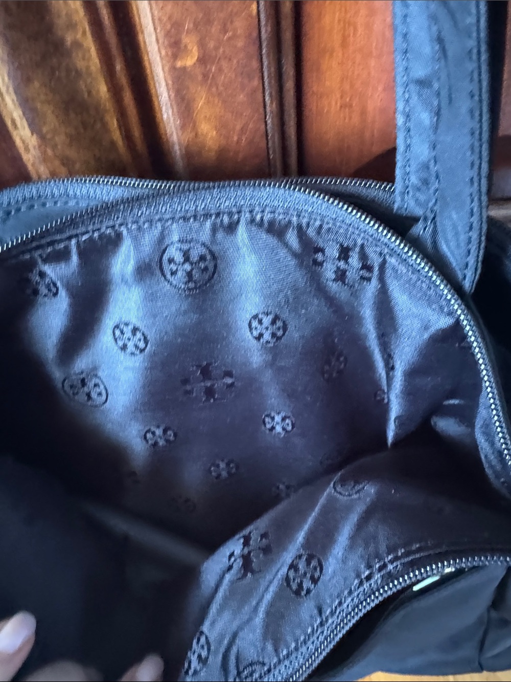 Tory Burch Black Nylon Duffel Bag with Logo Emblem Diaper Bag - Picture 4 of 6